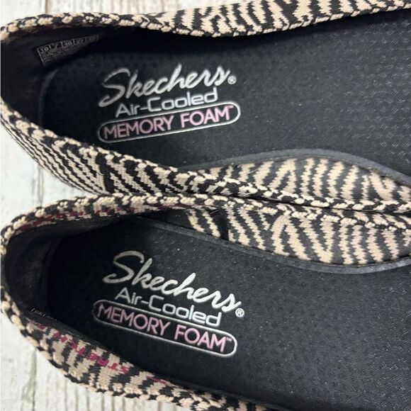 Skechers CLEO Knitty Zebra Natural Black Women's Ballet Flats Slip On Shoes - Picture 6 of 9